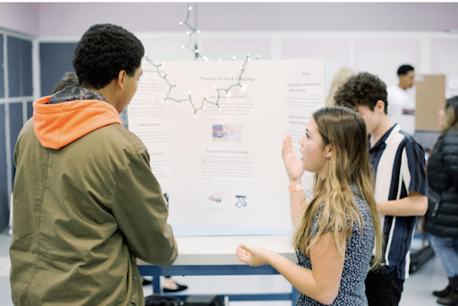 DaVinci Connect High School in Los Angeles continues to offer flexible schedules that allow students to learn at home and on campus. 